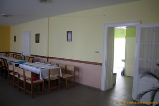 Az olvasókör társasági terme. Az események zöme itt történik.
